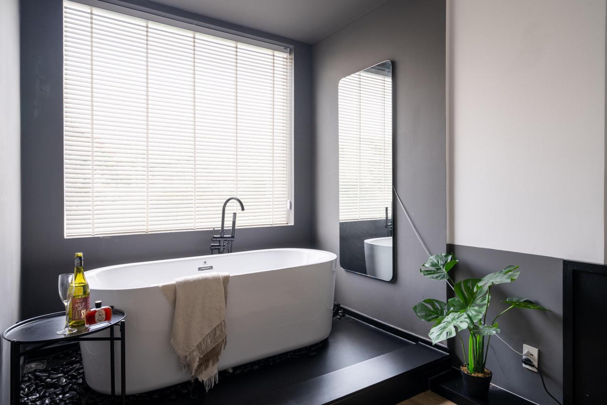 Love hotel Skyhome Buu Long - Cu Xa Bac 45m2 Co Bon Tam