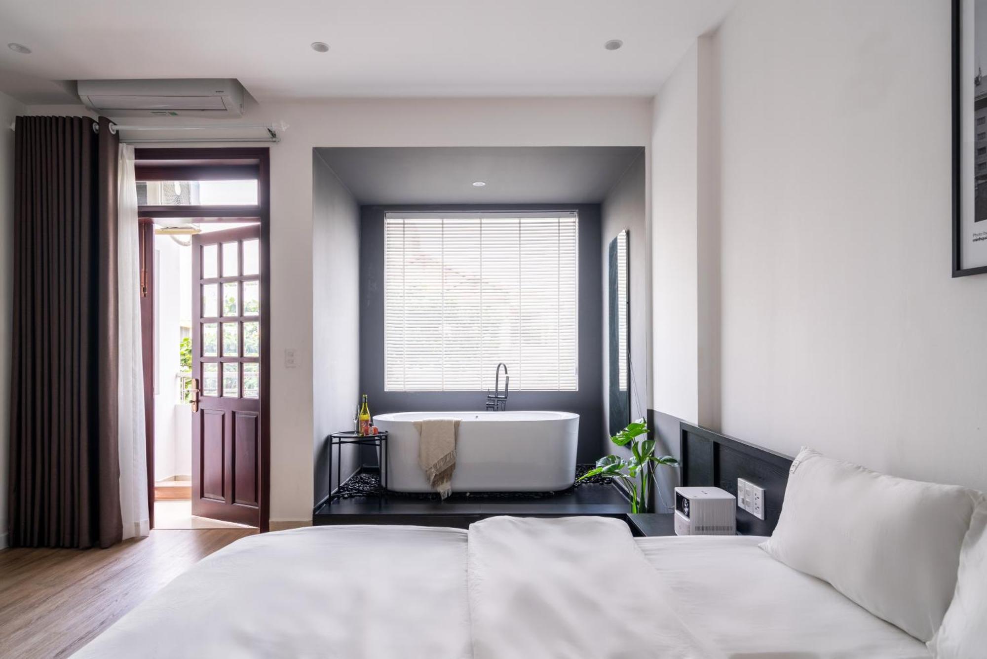 Love hotel Skyhome Buu Long - Cu Xa Bac 45m2 Co Bon Tam *